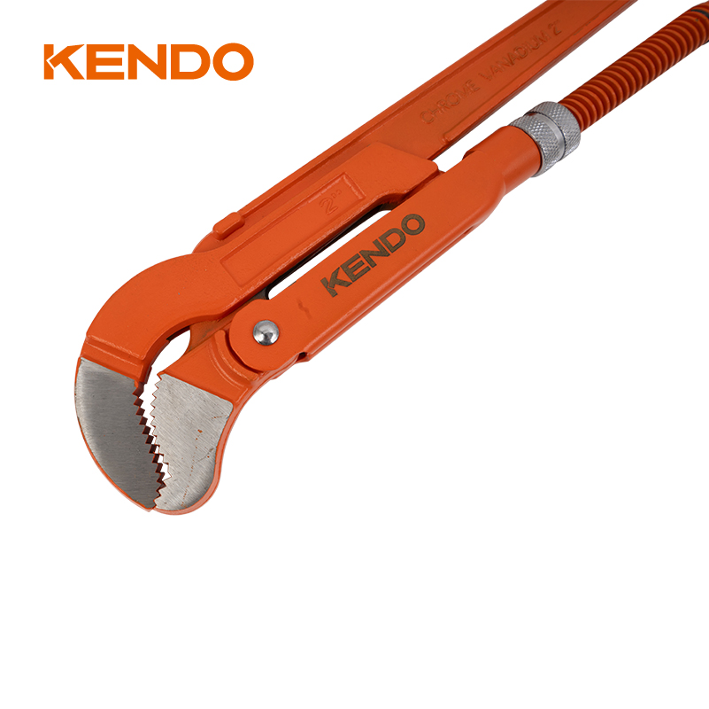 Трубный ключ с изогнутой головкой типа S